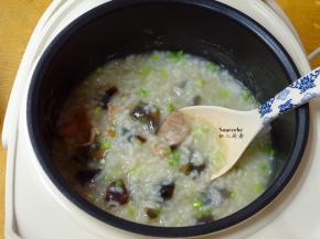 放盐、葱，拌均即可。