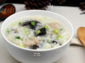 营养美味的皮蛋瘦肉粥