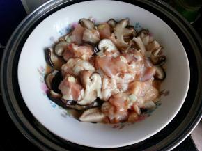 放入蒸锅，上汽后蒸二十分钟