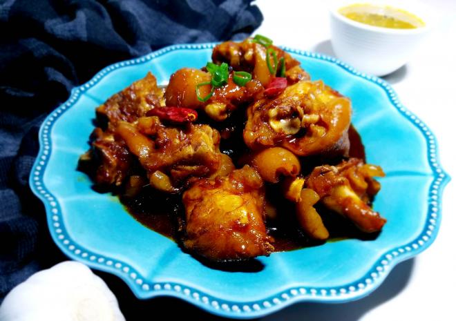 红烧猪蹄，有红又亮有秘法~