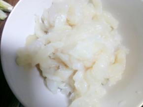 蛰头提前用水泡两天，我买的咸味太重，所以多泡泡