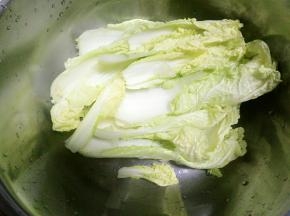 娃娃菜洗净控水