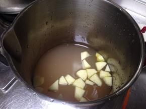 再加入适量清水