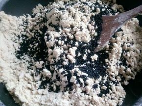 提前炒好的熟芝麻