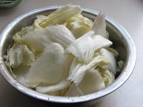 白菜斜着片成片