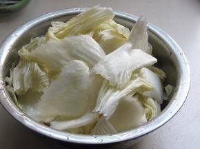 白菜斜着片成片