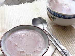 制作完成后，有提示音提醒，趁热倒出食用，有红枣加入，本身带有甜味