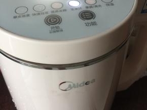 盖上盖子按玉米汁键即可