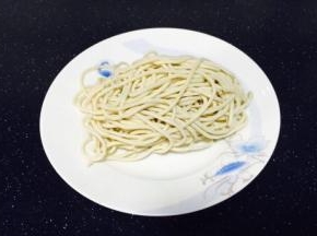 鲜面条150g。