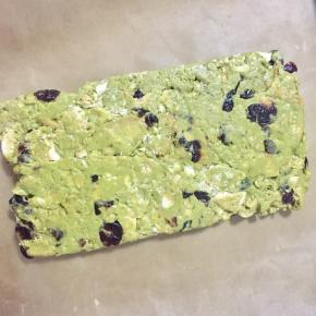 翻炒均匀后倒入模具压实