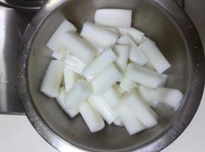 煮至年糕全部浮起时，捞出