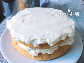 淡奶油也抹两层，好吧，这样看真有点丑，不过就是要有随意的感觉