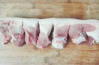 猪后腿肉切几刀不要切断