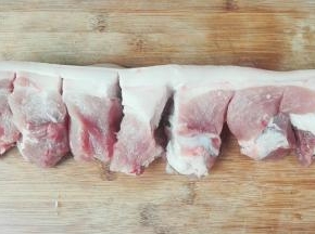 猪后腿肉切几刀不要切断