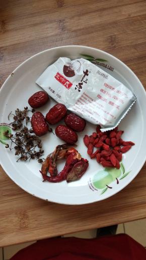 备点红枣枸杞花椒十三香