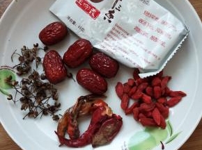 备点红枣枸杞花椒十三香