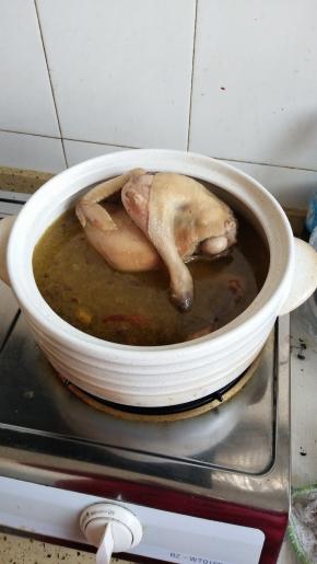 大火煮开后再小火闷煮一个小时