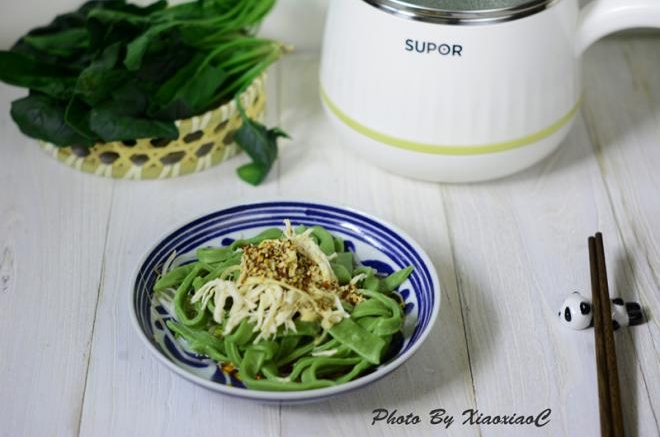 鸡丝菠菜面