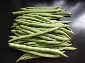 准备好四季豆。