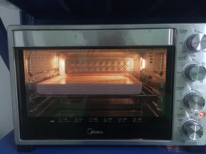 烤箱提前预热，175度20分钟