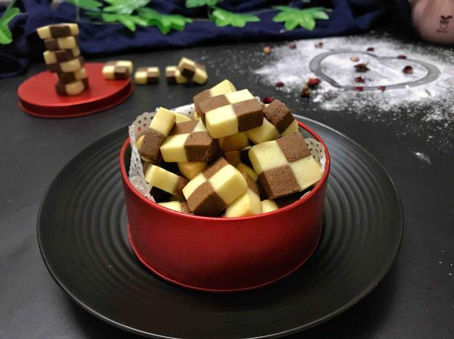 双色棋格小饼干