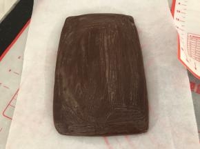 啡色部分擦一层薄薄的蛋液
也可先涮在原色部分的