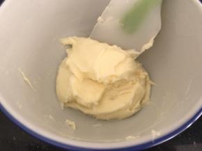 翻拌均匀即可，无需打发