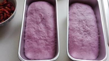 大约2个小时，发到模具的八分满