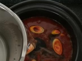 吃香味之后加入清水。