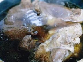 煮的牛肉来一张图，用高压锅压了30分钟。