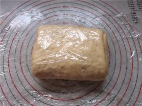 盖保鲜膜饧制15分钟