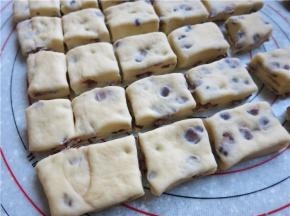 再切成方寸大小的块