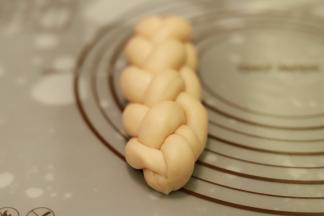 收口捏紧，尽量别压太紧