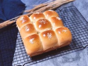 放温热的时候就可以脱模了