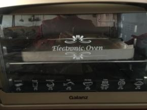 送入提前预热的烤箱中层160度，约25分钟烘烤（时间与温度只供参考）