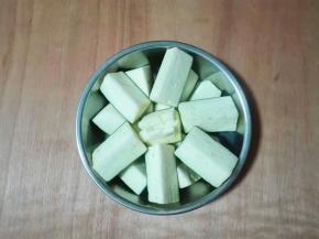 全部切好放进盘子里