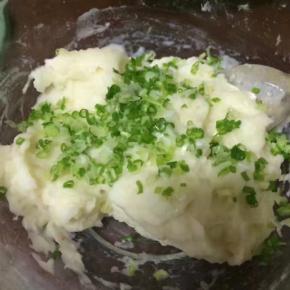 加入切好的葱花