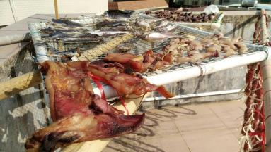 各种腊味（猪耳朵，猪头皮，鸭肾，鸡中亦等）