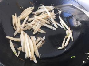 小火翻炒 3分钟就可以了