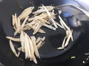 小火翻炒 3分钟就可以了