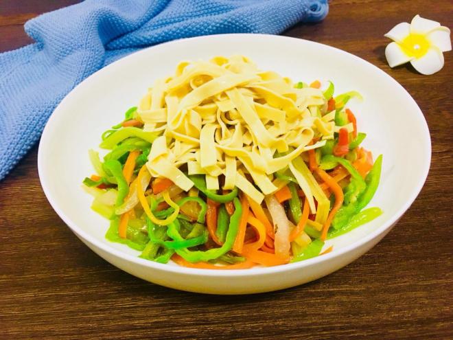 杂蔬豆腐皮