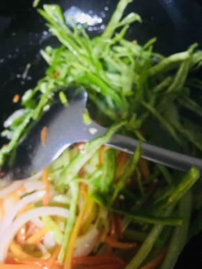 翻炒均匀即可出锅