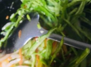 翻炒均匀即可出锅