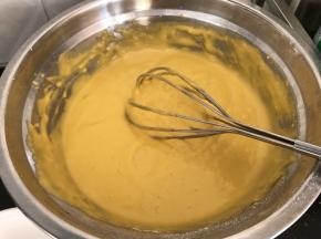 左右划“之”字拌匀后置一旁备用