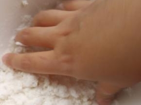 用手抓一把