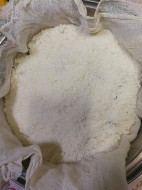 再倒入剩下的粉