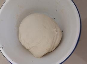 和面，做到面光，手光，盆光~醒一会
2