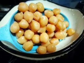 鹰嘴豆睡熟捞出