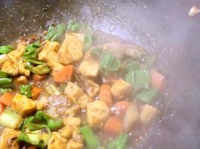 最后调入味精拌匀即可盛出