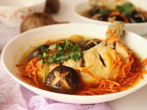 原汁原味的蒸鸡腿，开始享用吧。